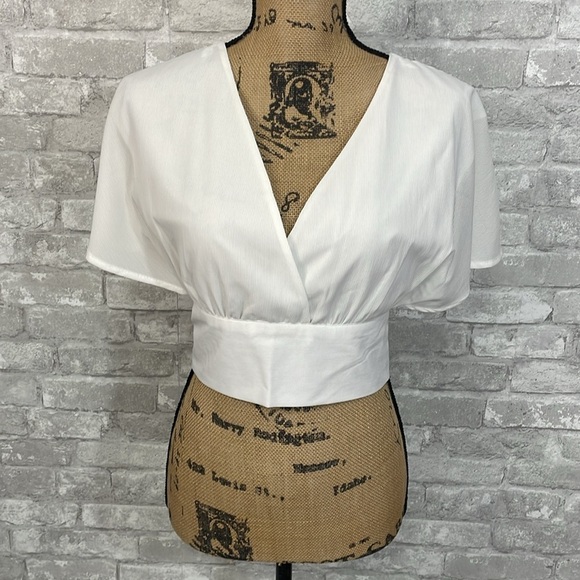 Tops - Boutique White Bow Crop Top